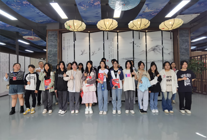 “邵陽(yáng)紅”中醫(yī)藥膳科普教育研學(xué)基地在天香生物產(chǎn)業(yè)園啟動(dòng)