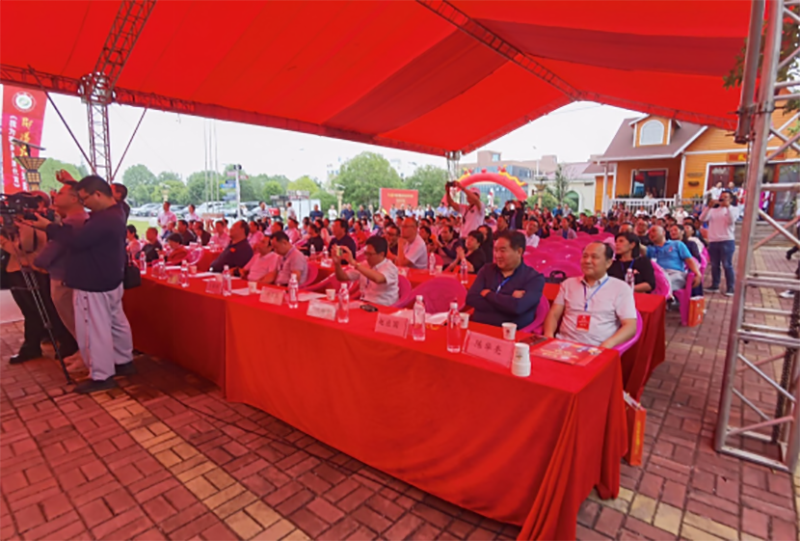 “邵陽(yáng)紅”中醫(yī)藥膳科普教育研學(xué)基地在天香生物產(chǎn)業(yè)園啟動(dòng)