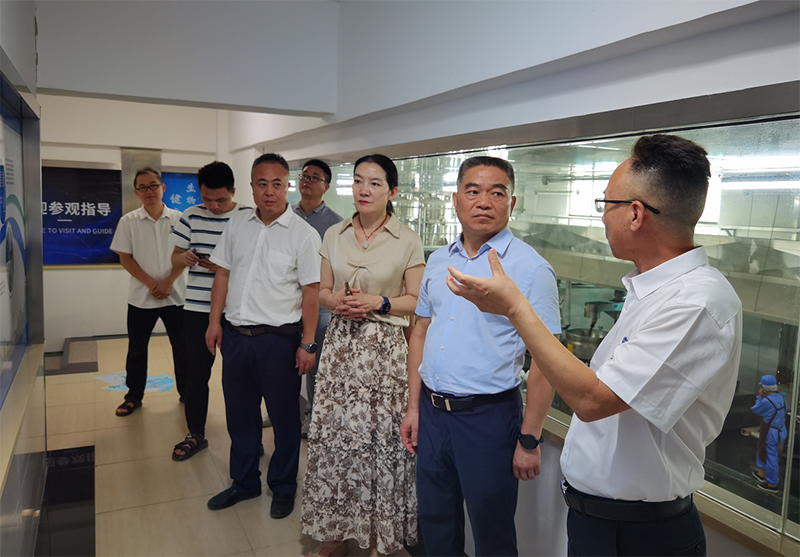邵陽市委常委、常務(wù)副市長王永紅一行領(lǐng)導(dǎo)到邵陽紅出貨倉-天香生物產(chǎn)業(yè)園考察指導(dǎo)