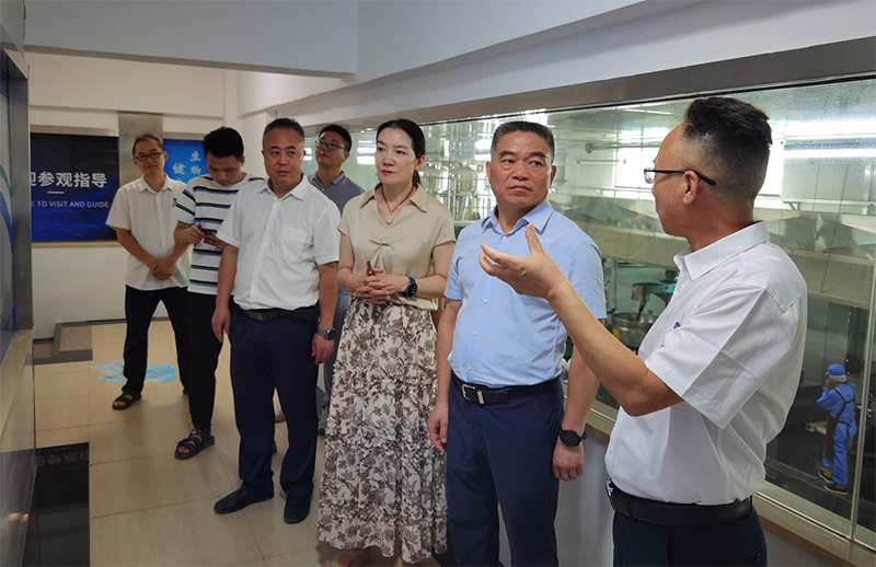 邵陽市委常委、常務(wù)副市長王永紅一行領(lǐng)導(dǎo)到邵陽紅出貨倉-天香生物產(chǎn)業(yè)園考察指導(dǎo)