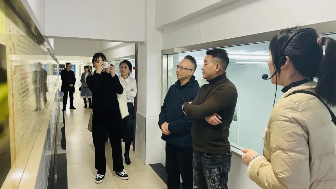 種下梧桐樹，引得鳳凰來