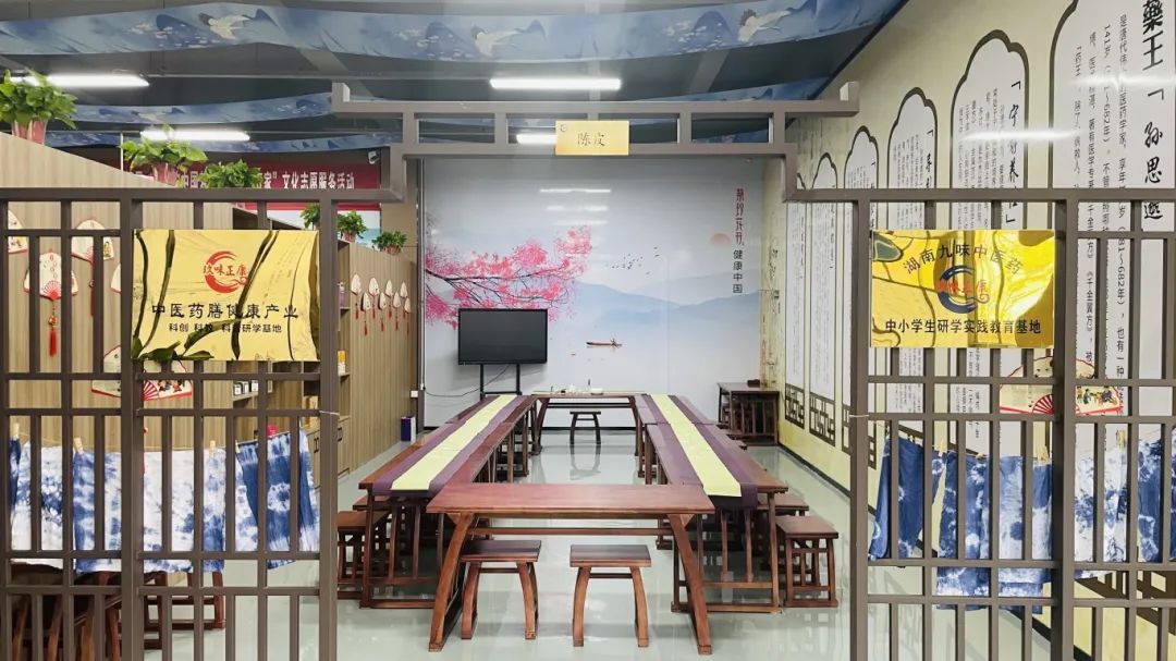 種下梧桐樹，引得鳳凰來