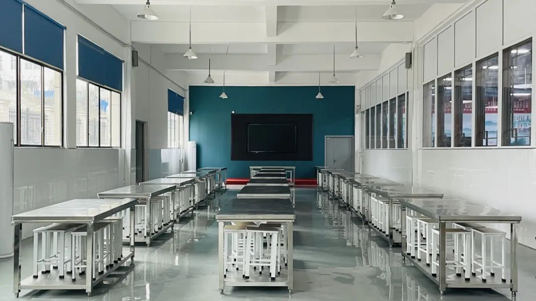 種下梧桐樹，引得鳳凰來