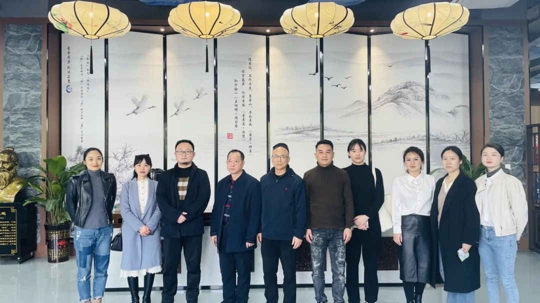 種下梧桐樹，引得鳳凰來