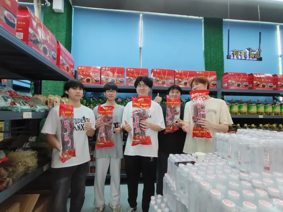 “校企牽手、雙向奔赴”邵陽200余名大學(xué)生走進(jìn)天香生物