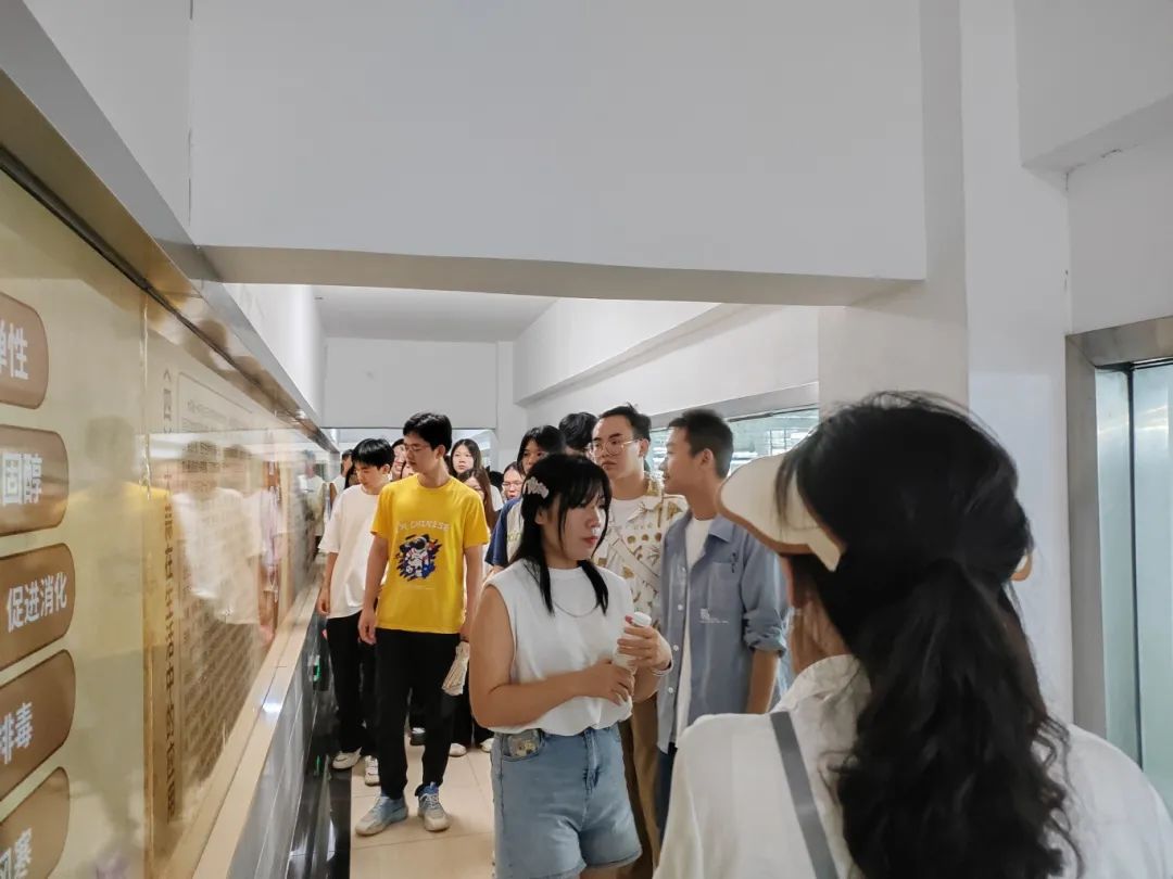 “校企牽手、雙向奔赴”邵陽200余名大學(xué)生走進(jìn)天香生物