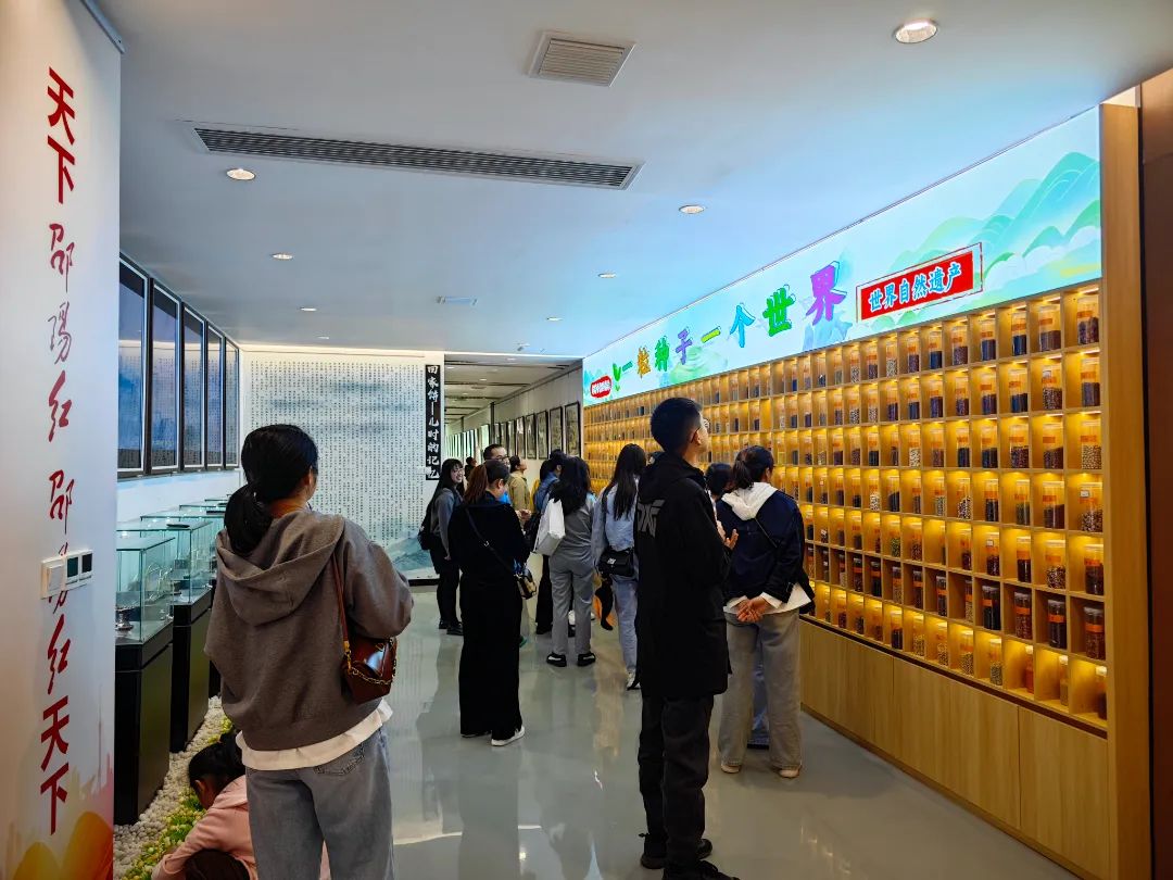 邵陽(yáng)學(xué)院附屬第二醫(yī)院團(tuán)建秋游拓展活動(dòng)在天香生物紫色健康產(chǎn)業(yè)園盛大啟航