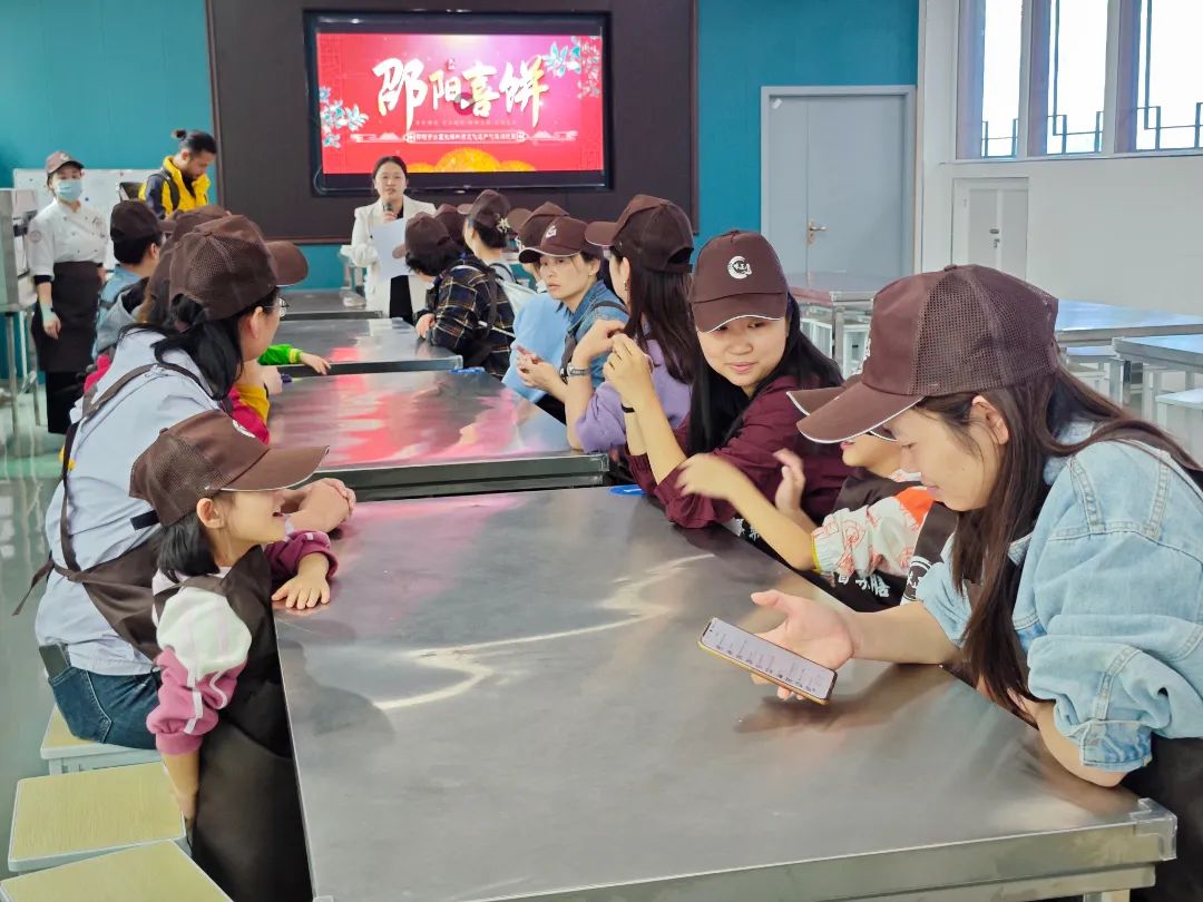 邵陽(yáng)學(xué)院附屬第二醫(yī)院團(tuán)建秋游拓展活動(dòng)在天香生物紫色健康產(chǎn)業(yè)園盛大啟航