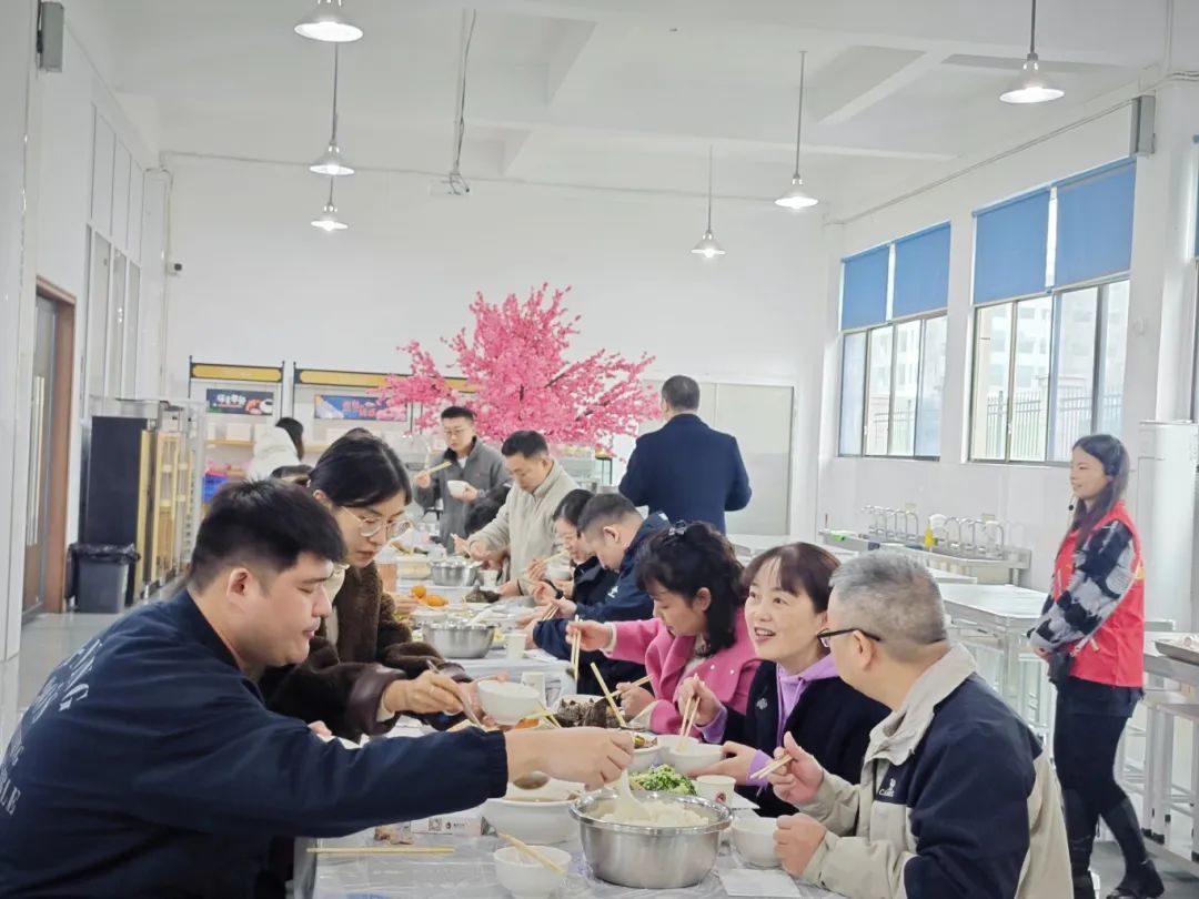 “財(cái)信人壽邵陽(yáng)中支工會(huì)活動(dòng)”在天香大健康產(chǎn)業(yè)園圓滿舉行